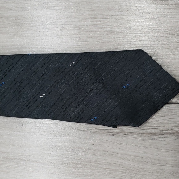 ***FREE add on - Men's tie from Tip Top Tailoirs - Picture 2 of 4